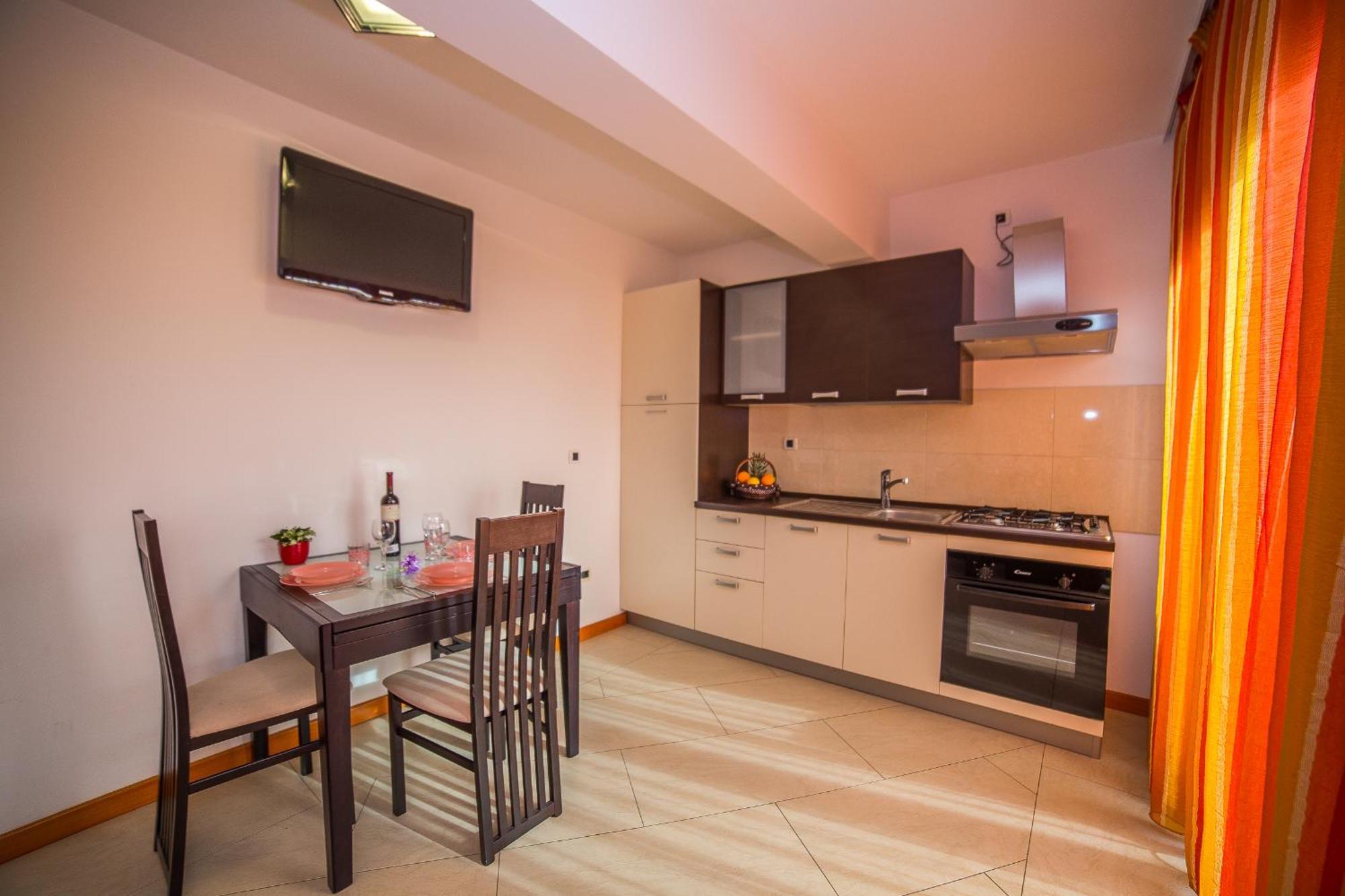 Apartments Milan Makarska Room photo