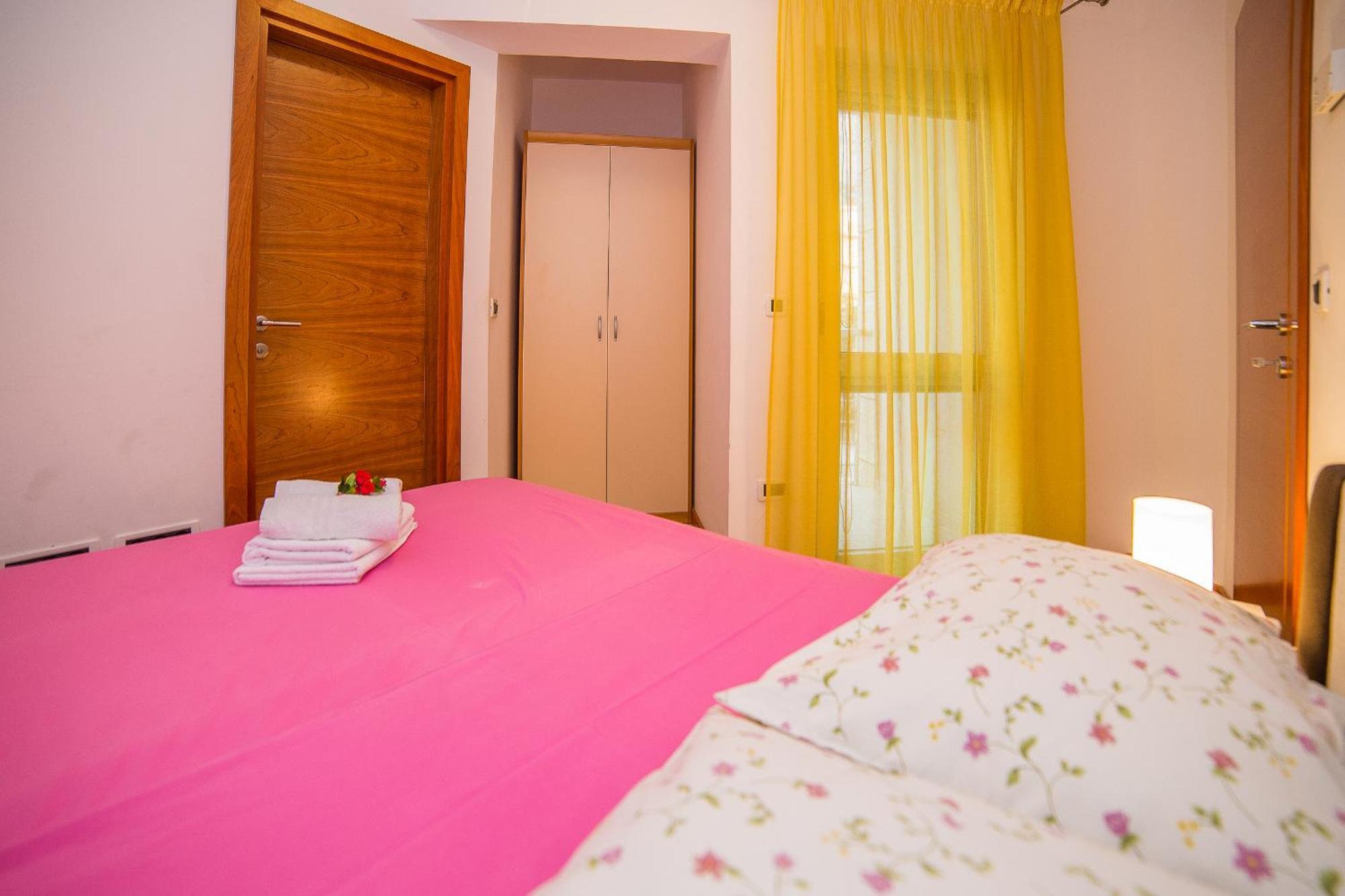 Apartments Milan Makarska Room photo
