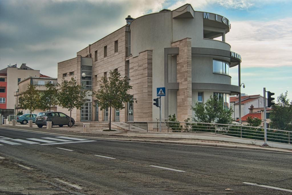 Apartments Milan Makarska Exterior photo